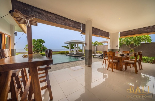 Villa Manik Segara · Premium 3BR Ocean/beach front villa!