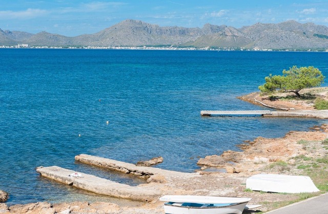 VILLA MANRESA - Chalet with sea views in Alcúdia - Manresa. Free WiFi.