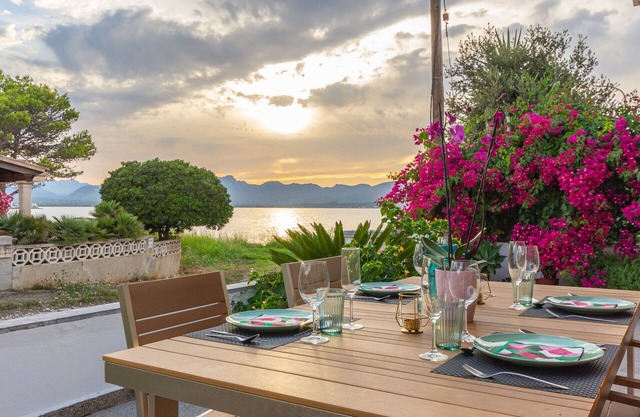 Villa Manresa on the beachfront by Mallorca Charme