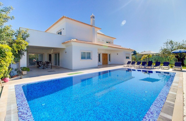 Villa Marazul Quinta Amizade w/Sea View, Games room, Salt pool