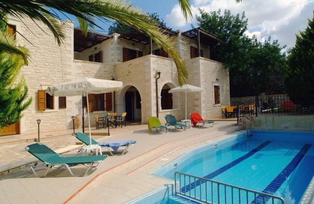 Villa Marcos Chara - Five Bedroom Villa, Sleeps 11