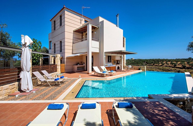Villa 'Margarita's 1' with Sea View, Wi-Fi and Air Conditioning