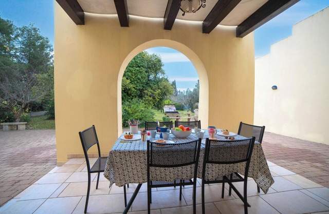 Villa Maria Antonietta 1 With Big Garden, Lecce, Italy