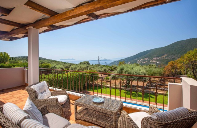 Villa Maria Sivota - Four Bedroom Villa, Sleeps 8