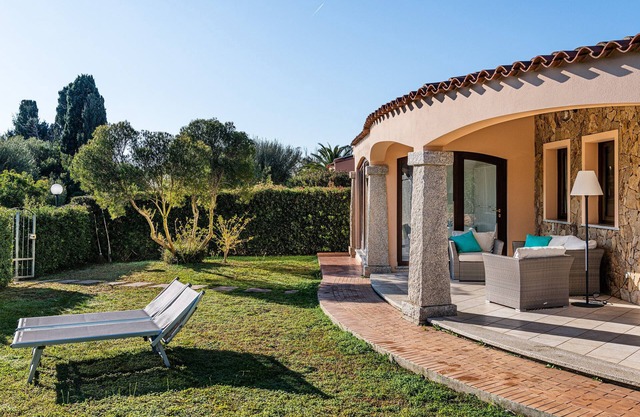 Villa 'Mariella' with Private Terrace, Wi-Fi and Air Conditioning