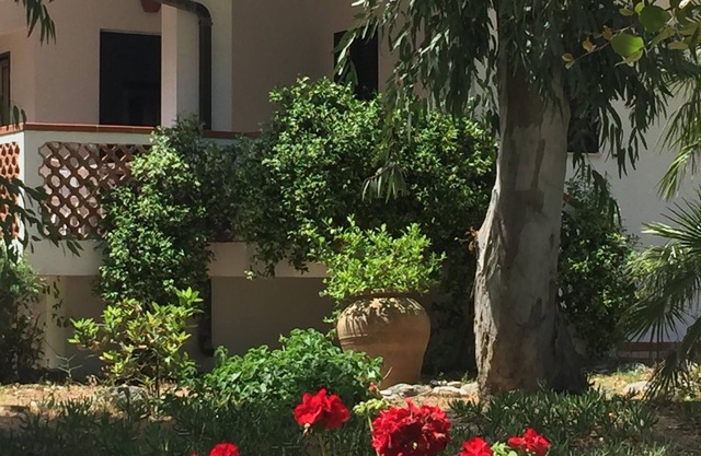 Villa Marina Piccola. Beachfront accomodation with spacious garden