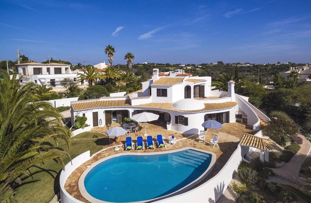 Villa Marinha - Villa within walking distance of beautiful beach near Carvoeiro