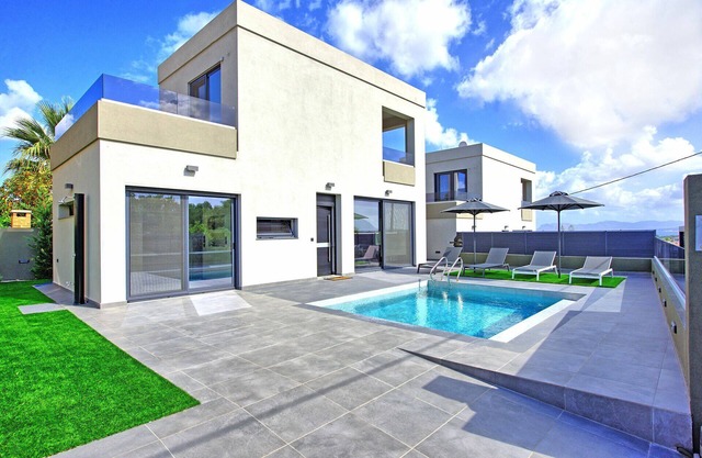 Villa Maripol - Holiday Villa Rental with private swimming pool on the Island of Crete