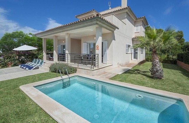 Villa marisa ii