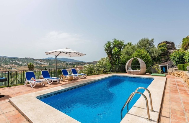 Villa Maroma Viñuela by Ruralidays