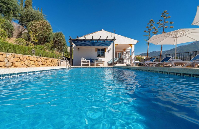 Villa Maroma with Mountain View, Pool, Garden & Wi-Fi