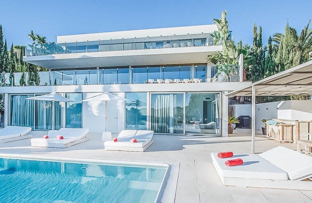 Villa Martinet - Five Bedroom Villa, Sleeps 10
