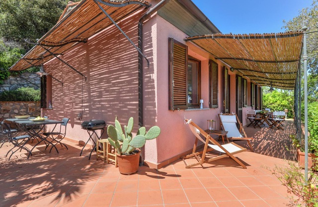 Villa 'Martini' with Sea View, Private Terrace and Wi-Fi
