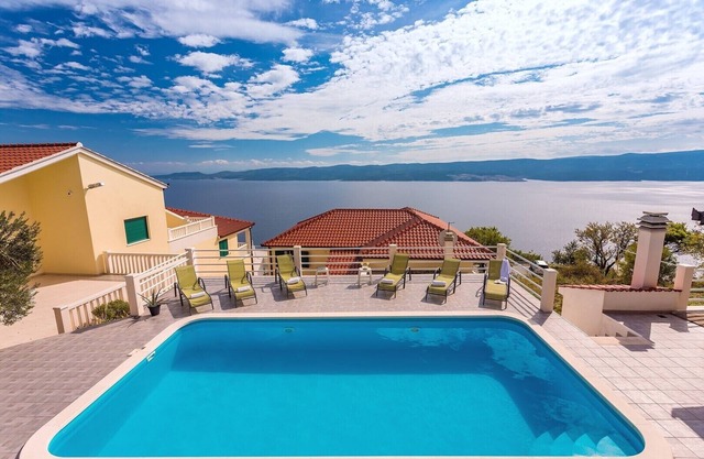 VILLA MASLINA, with private 32m2Pool, panoramic views on 100km coastline, 12 pax
