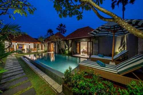 Villa MD 2 Stylish 3 BR w/Sunny Pool at Prime Eat Street