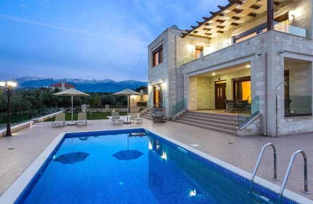 Villa Medina - Modern Stone Villa - groups/family