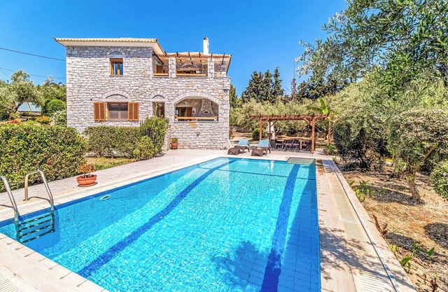 Villa Meli - Two Bedroom Villa, Sleeps 4
