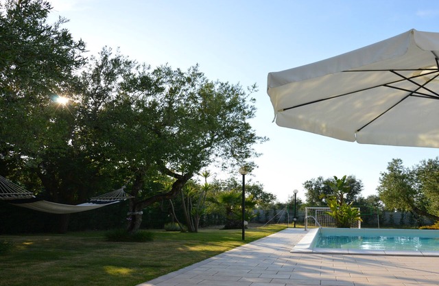 Villa Mema with independent swimming pool near Trani