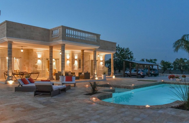 Villa Merlata, villa in Ostuni with a pool which ca be heated