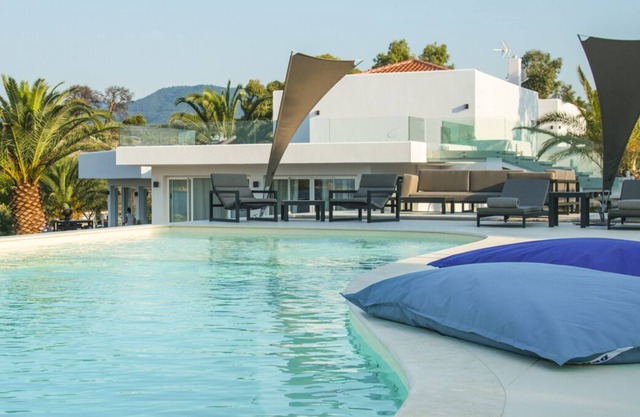 Villa Metaxa - Ten Bedroom Villa, Sleeps 20