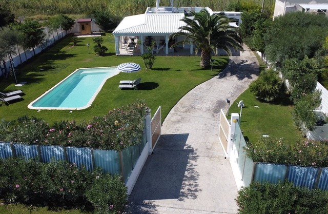 Villa "Miami Vieste" near Beach with Private Pool & Wi-Fi