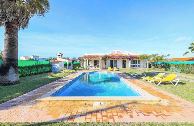 Villa Mica - Four Bedroom Villa, Sleeps 8