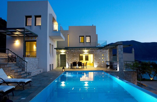 Villa Mimosa - Three Bedroom Villa, Sleeps 6