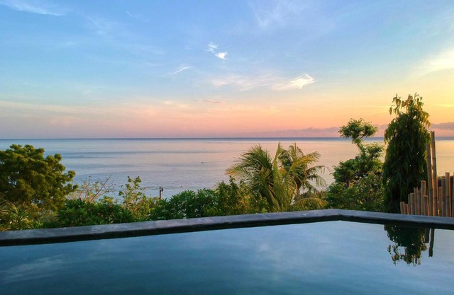 Villa Mimpi Manis infinity pool&180°Ocean view