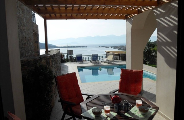 VILLA MINOS, Elounda Bay views - Private Pool, near Beach & Shops FREE WI-FI