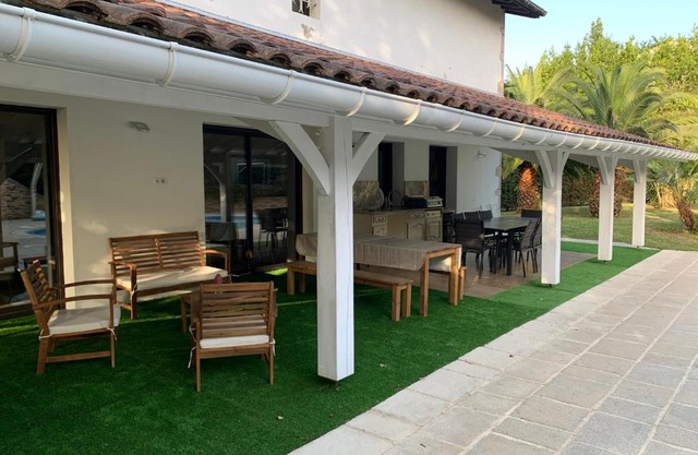 VILLA MIQUELENIA AVEC LA CONCIERGERIE DES CLES DE SAINT JEAN DE LUZ