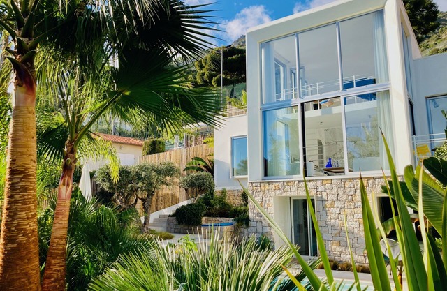 Villa MIRANO - Charm & relaxation by the sea.