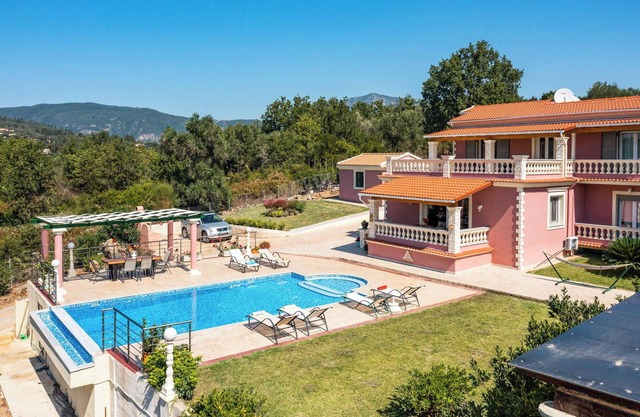 Villa Mirela Megali - Four Bedroom Villa, Sleeps 9