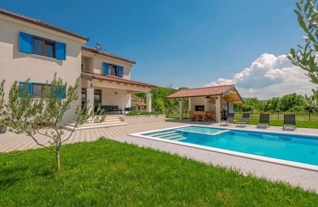 Villa Modriola - Makarska by Villas Guide