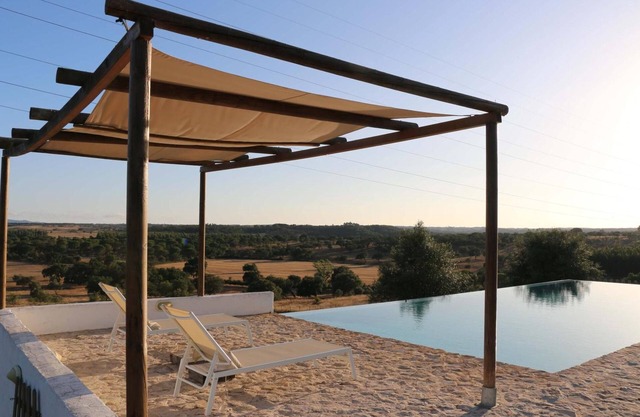 Villa 'Monte Da Casa Nova' with Private Pool, Wi-Fi and Air Conditioning