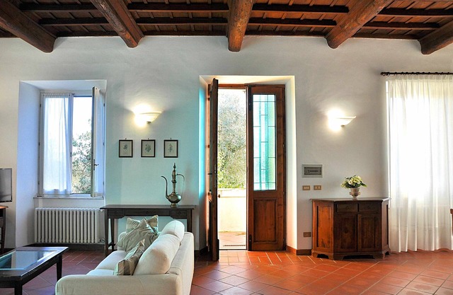 Villa Montecasciano - 8 sleeps