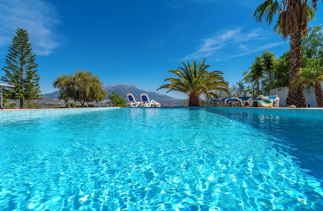 Villa Monterosa with Lake and Mountain View, Pool, Garden & Wi-Fi