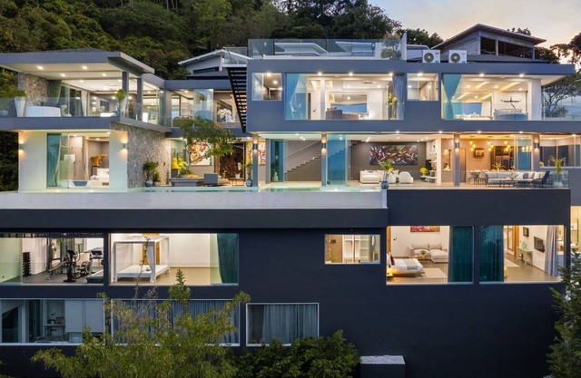 Villa Moonstar 6 bedroom Luxury with Breathtaking Seaviews