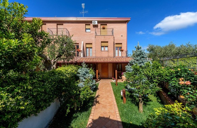 Villa Moreschi (apartment)