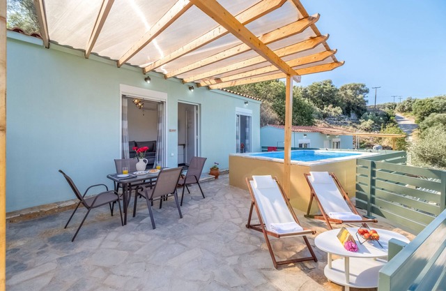 Villa "Μyrtali" with Sea View, 2 Private Terraces & Wi-Fi