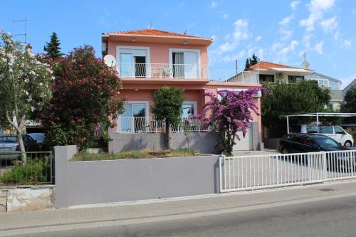 Villa Nar