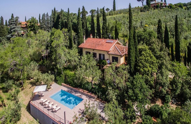 Villa near Montecchio Vespoli with Pool