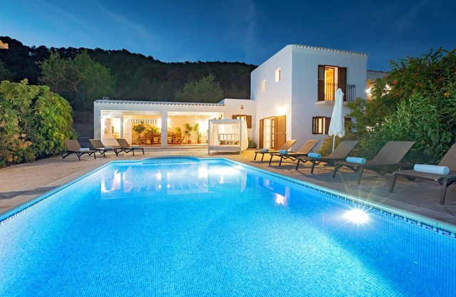 Villa Near Ibiza Town-San Antonio Sleeps 14