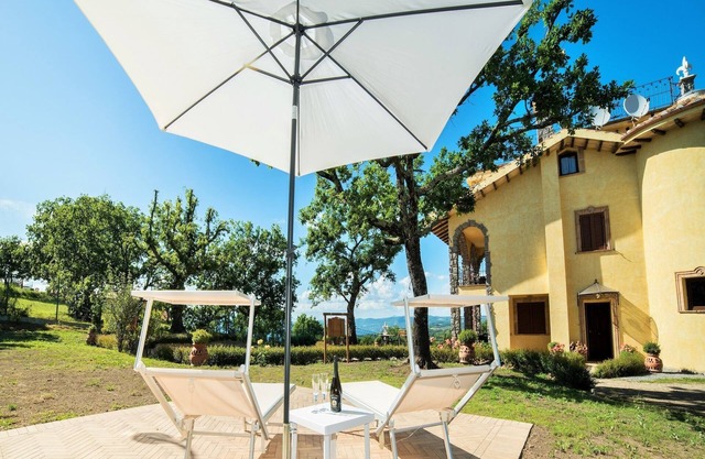 Villa near Lake Bolsena with Pool