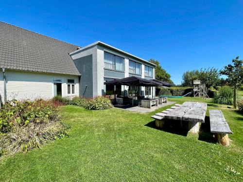 Villa near Teuge Airport and Paleis 't Loo