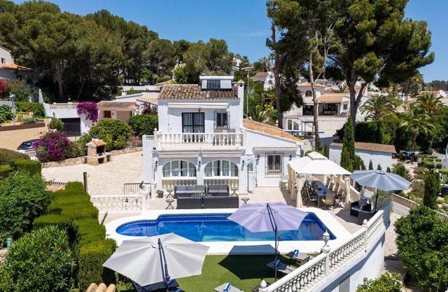 Villa near the town and beaches of Moraira