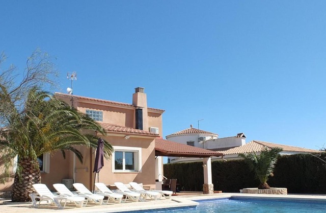 Villa Nerea with air conditioning & private swimming pool only 400m to the beach ideal for families