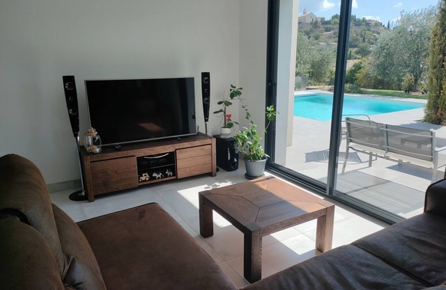 Villa Neuve Avec Piscine et Magnifique vue