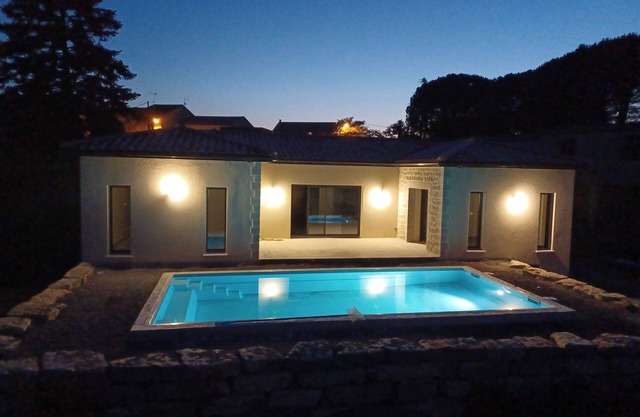 Villa Neuve Climatisée Avec Piscine 8x4m. Tout Confort