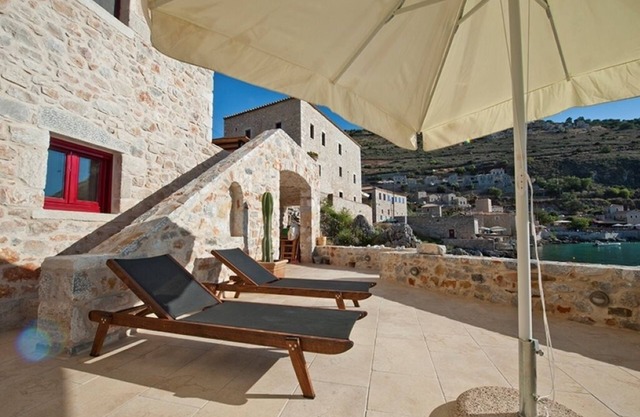 VILLA Next to the sea