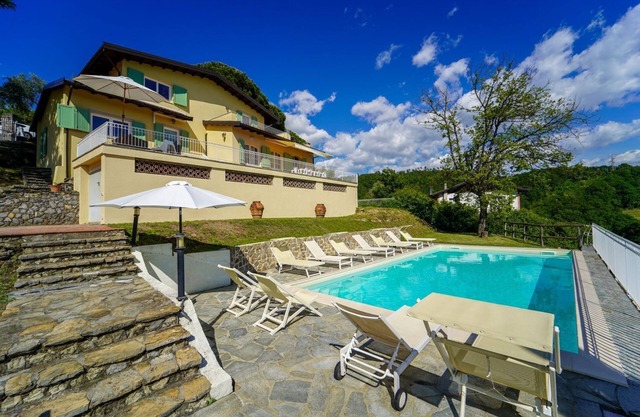 Villa Nocturno - Five Bedroom Villa, Sleeps 10